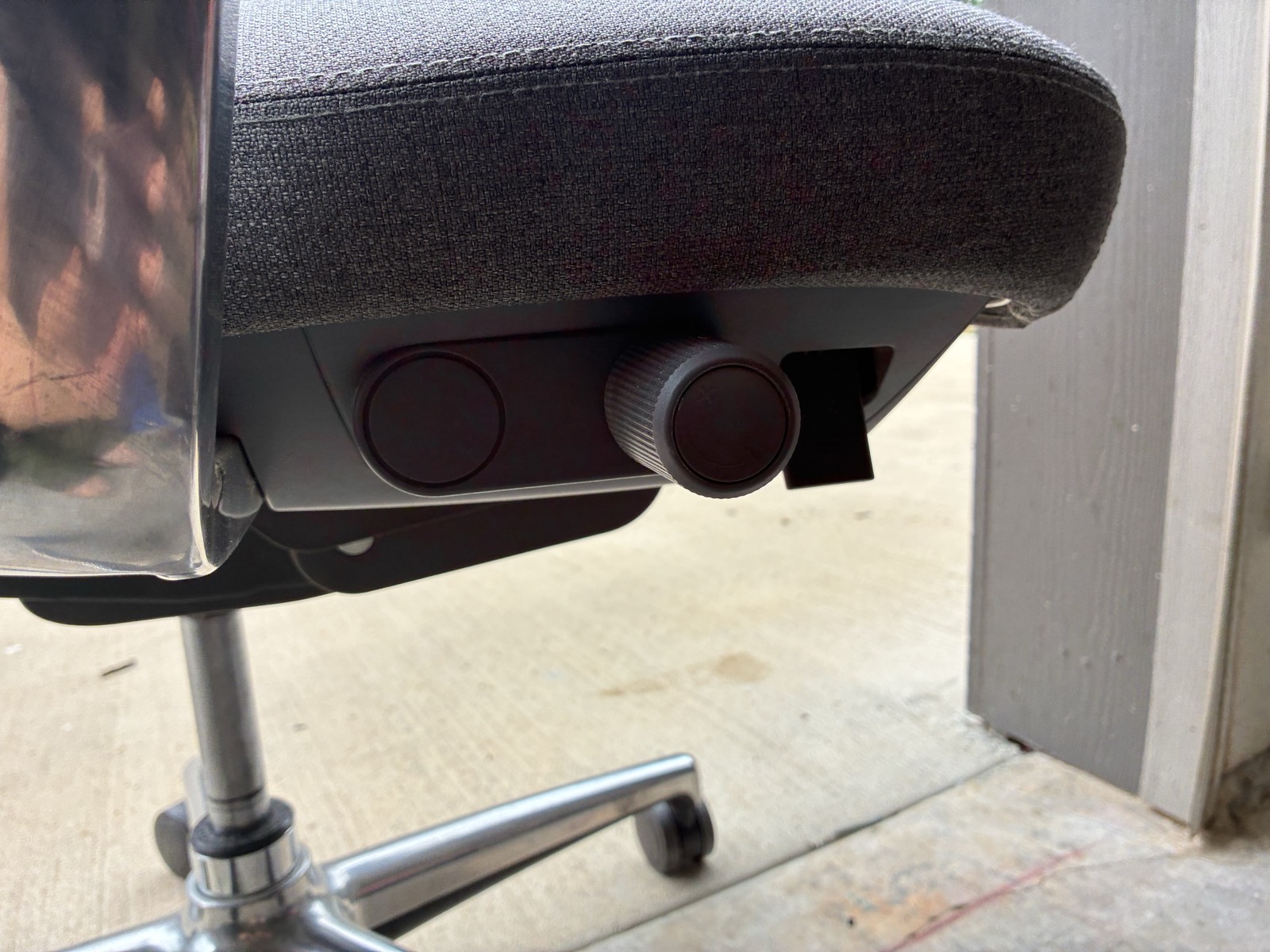 Colamy chair detail