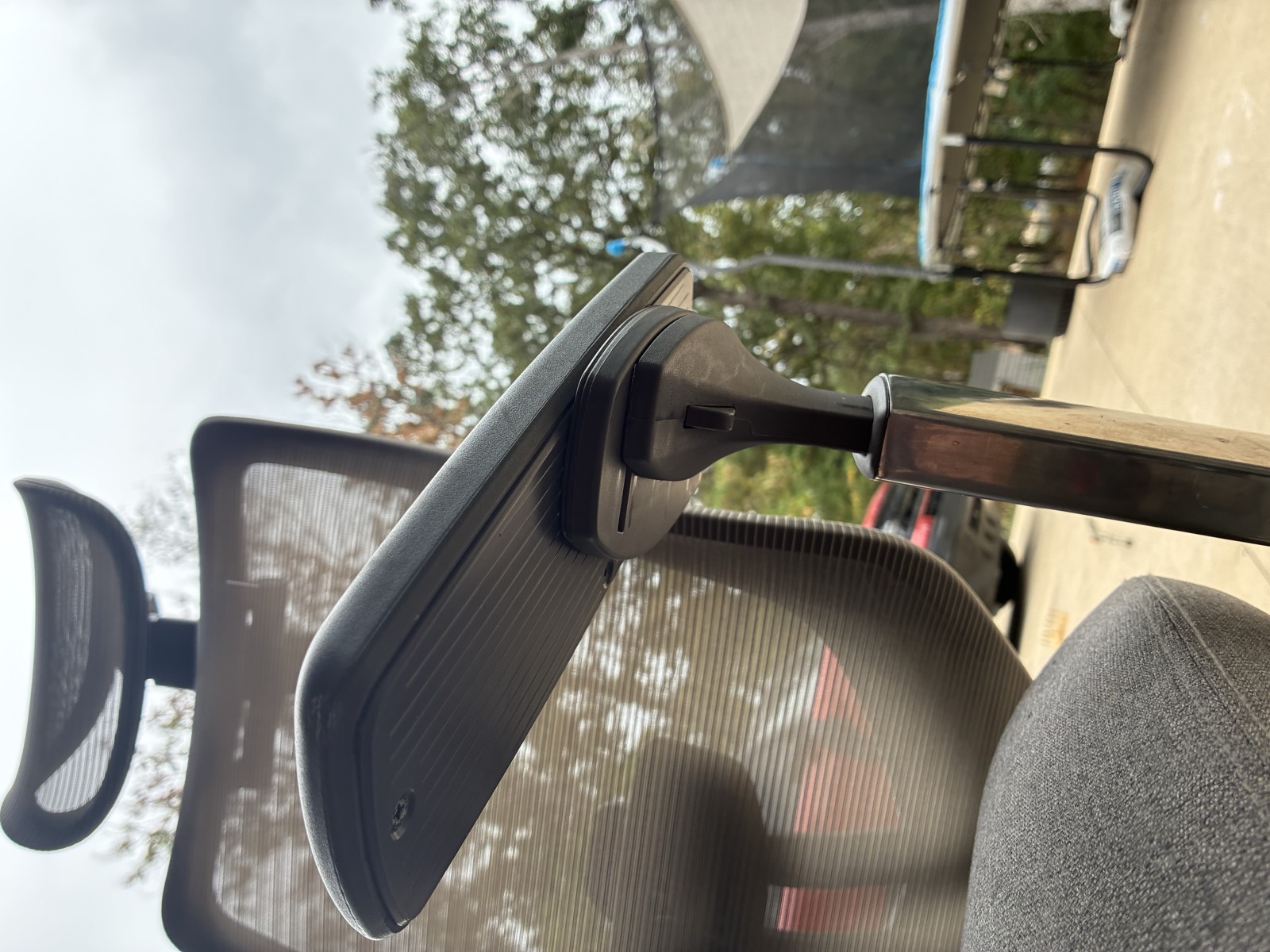Colamy chair detail